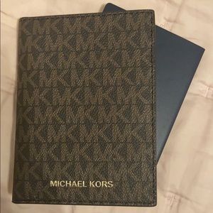 Michael Kors Travel wallet/passport holder